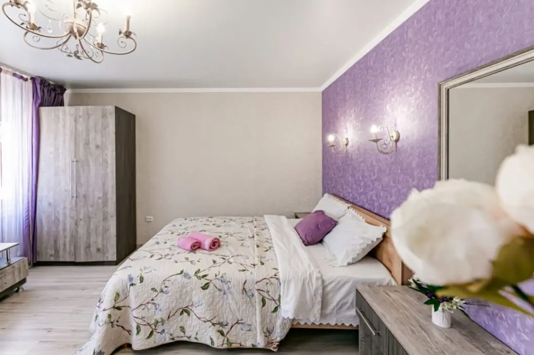 1-комн. возле Нарзанной галереи, 40 м², ул. Красноармейская, 3 — фото квартиры посуточно в Кисловодске №2