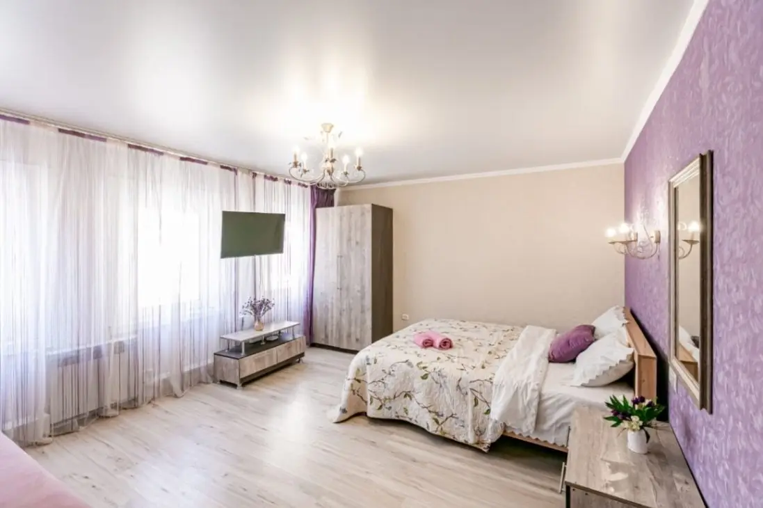 1-комн. возле Нарзанной галереи, 40 м², ул. Красноармейская, 3 — фото квартиры посуточно в Кисловодске №3