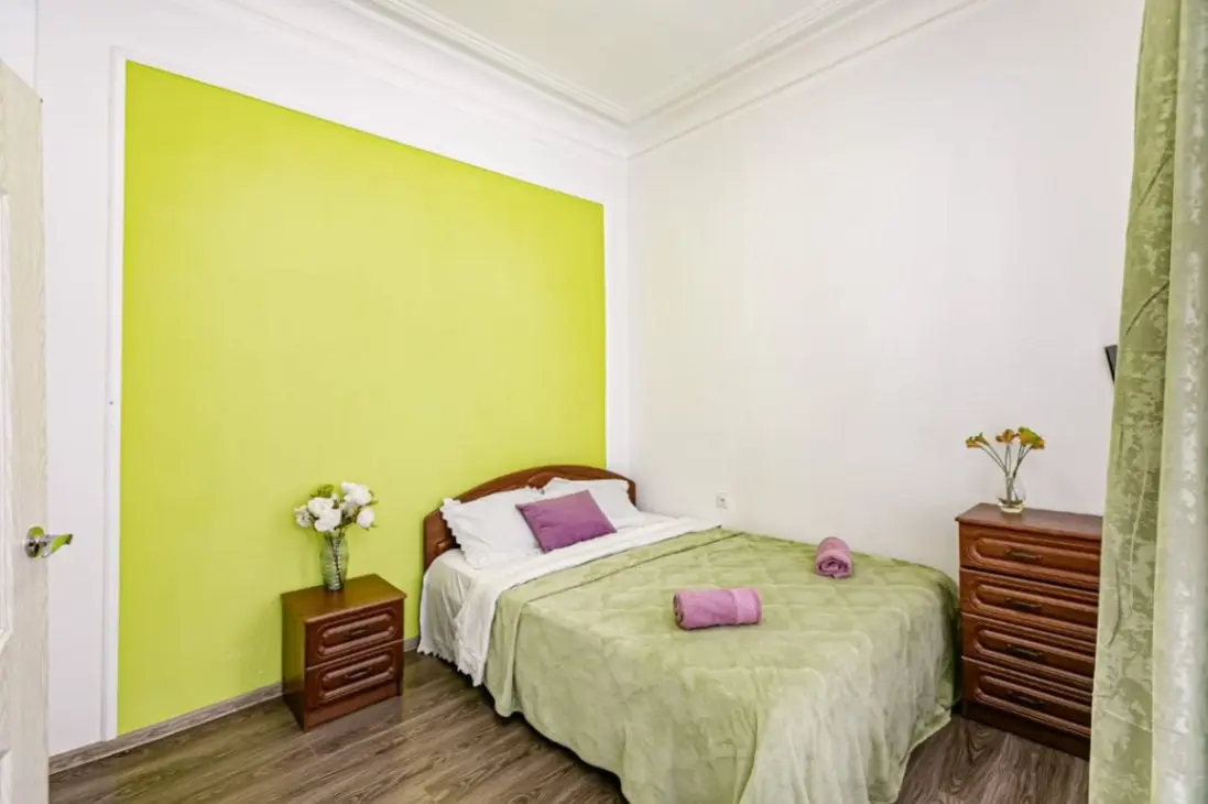 2-комн. в центре Кисловодска, 35 м², ул. Красноармейская, 3 — фото квартиры посуточно в Кисловодске №2