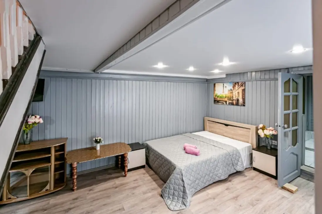3-комн. у Каскадной лестницы, 70 м², ул. Шаляпина, 12 — фото квартиры посуточно в Кисловодске №3