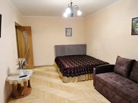 1-комн. в центре Кисловодска, 40 м² — квартира посуточно в Кисловодске, ул. Тельмана, д. 15