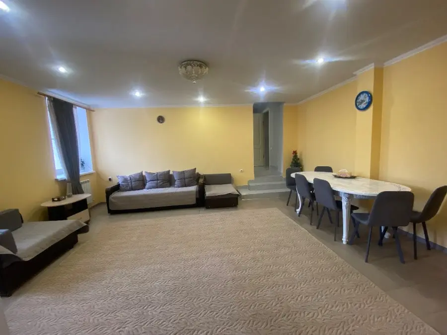 2-комн. в центре Кисловодска, 65 м², ул Алексея Реброва, д 7 — фото квартиры посуточно в Кисловодске №2