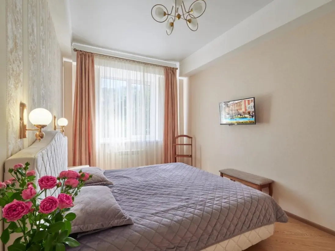 2-комн., 75 м², ул. Декабристов, 36/2 — главное фото квартиры посуточно в Кисловодске