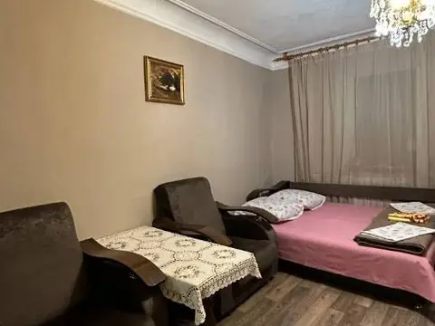 1-комн. в центре Кисловодска, 37 м² — квартира посуточно в Кисловодске, пер. Саперный, 3