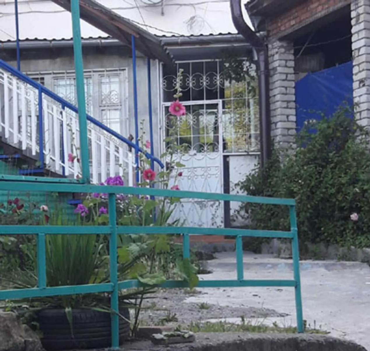 2-комн. возле Нарзанной галереи, 38 м², ул. Шаумяна, 15 — фото квартиры посуточно в Кисловодске №2