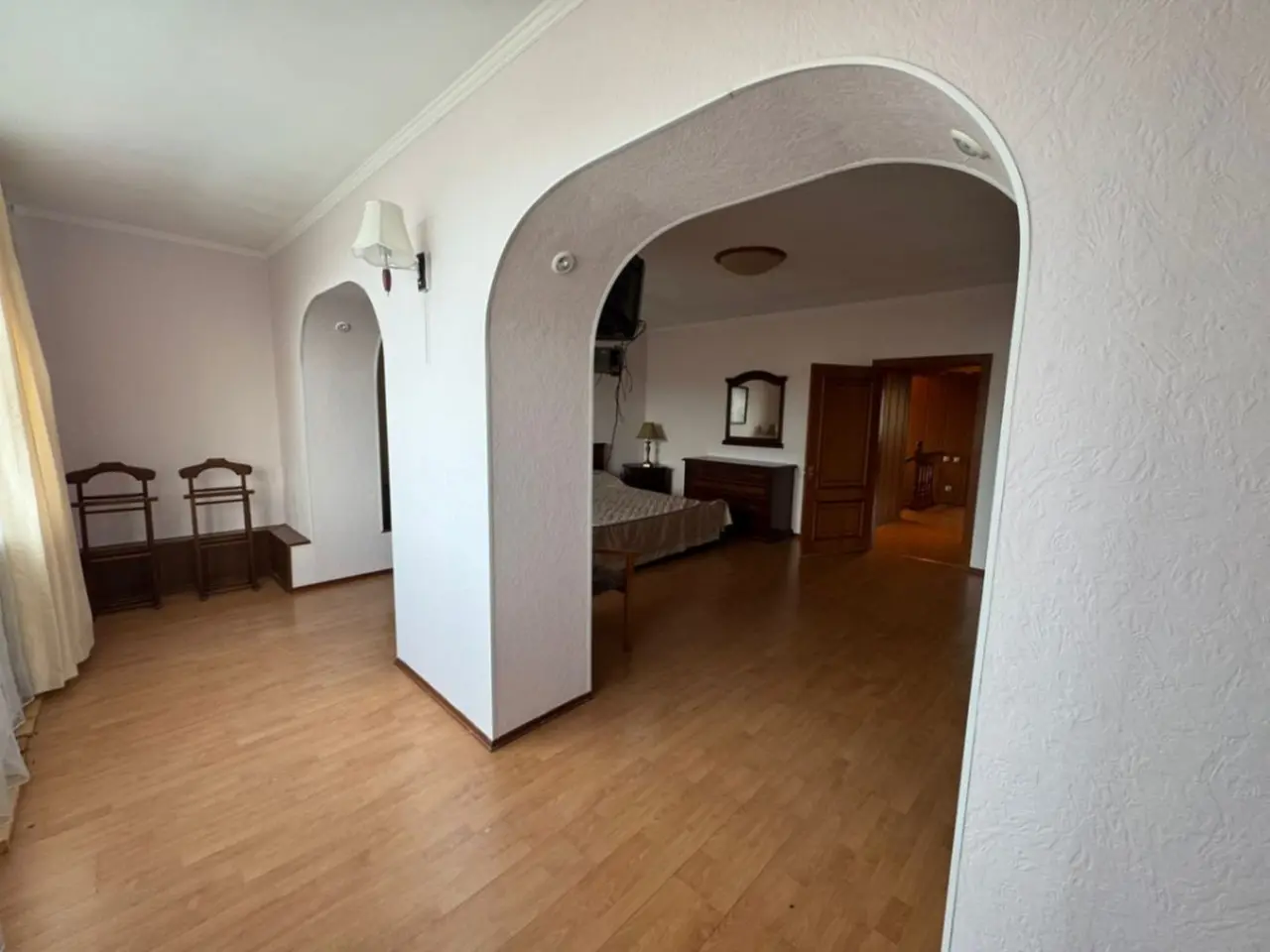4-комн., 180 м², ул. Набережная, 1а — фото квартиры посуточно в Кисловодске №3