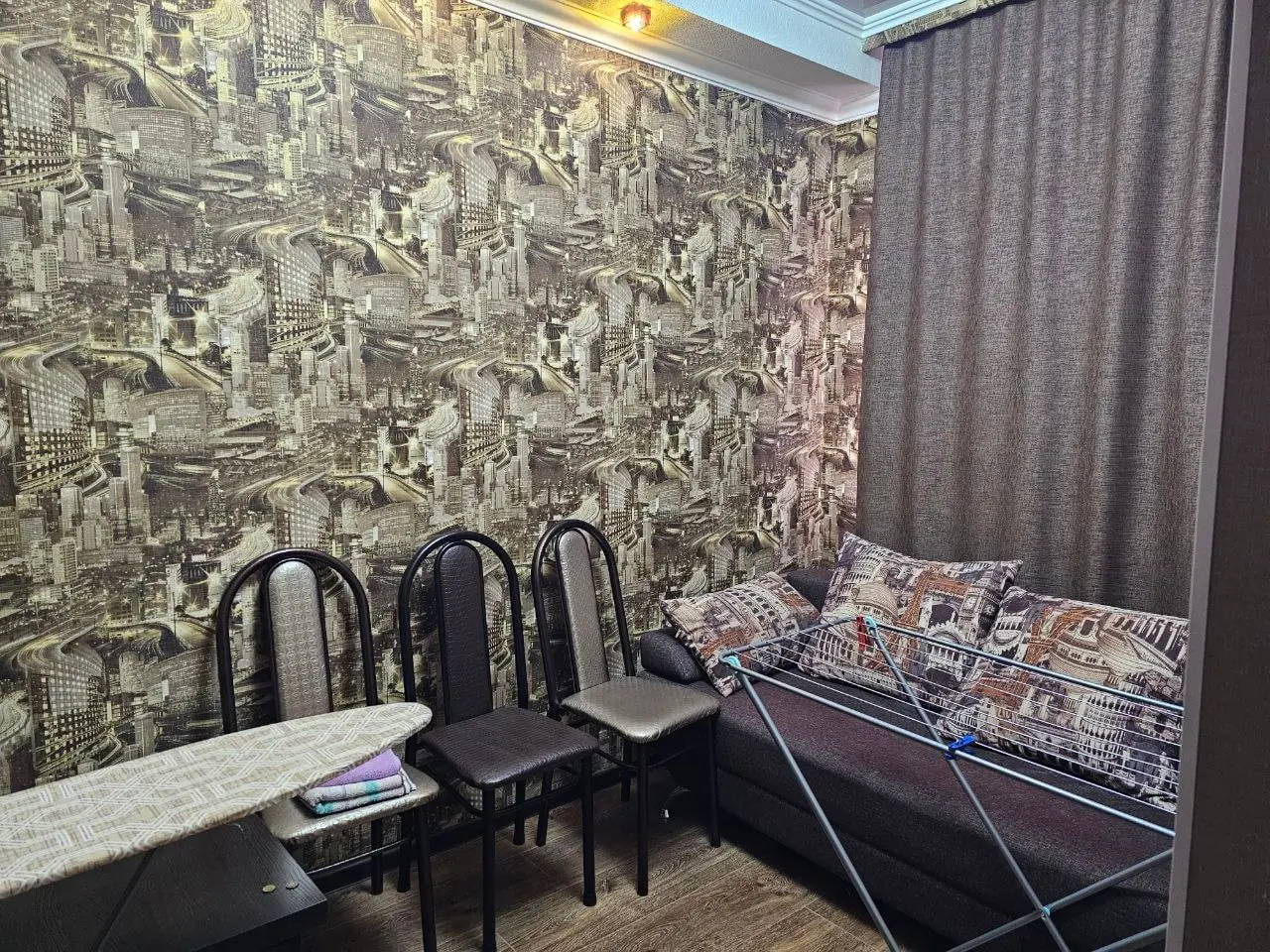 2-комн. в центре Кисловодска, 39 м², ул. Чкалова, 34 — главное фото квартиры посуточно в Кисловодске