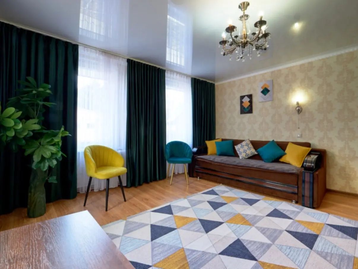 2-комн. недалеко от центра, 45 м², ул. Ермолова, 6 — главное фото квартиры посуточно в Кисловодске