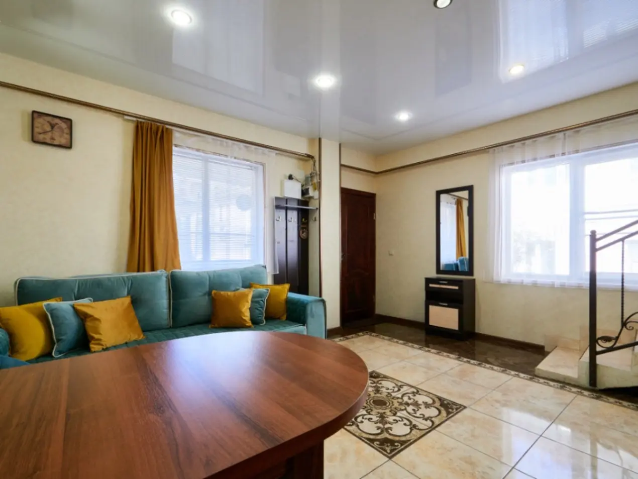 2-комн. недалеко от центра, 50 м², ул. Ермолова, 6 — главное фото квартиры посуточно в Кисловодске