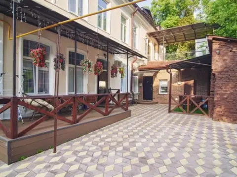 2-комн. у Курортного бульвара, 50 м² — квартира посуточно в Кисловодске, ул. Красноармейская, 7