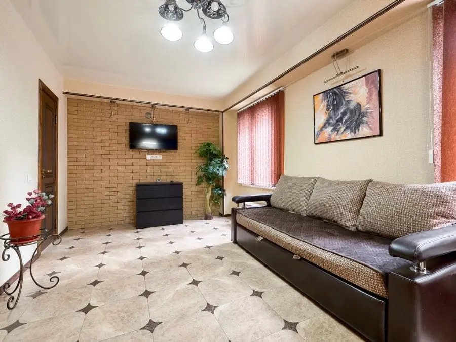 2-комн. недалеко от центра, 50 м², ул. Ермолова, 6 — фото квартиры посуточно в Кисловодске №3