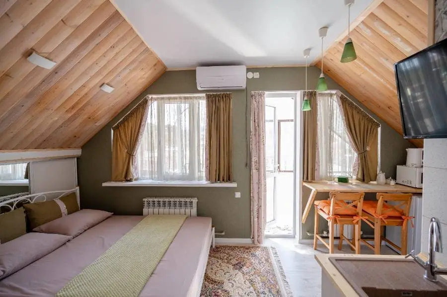 1-комн. у Нижнего парка, 20 м², ул. Гагарина, д. 11 — главное фото квартиры посуточно в Кисловодске