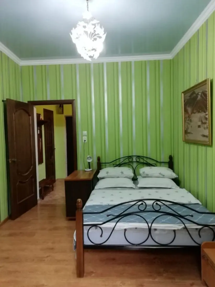 1-комн. возле Никольского собора, 22 м², ул. Кольцова 24 — главное фото квартиры посуточно в Кисловодске