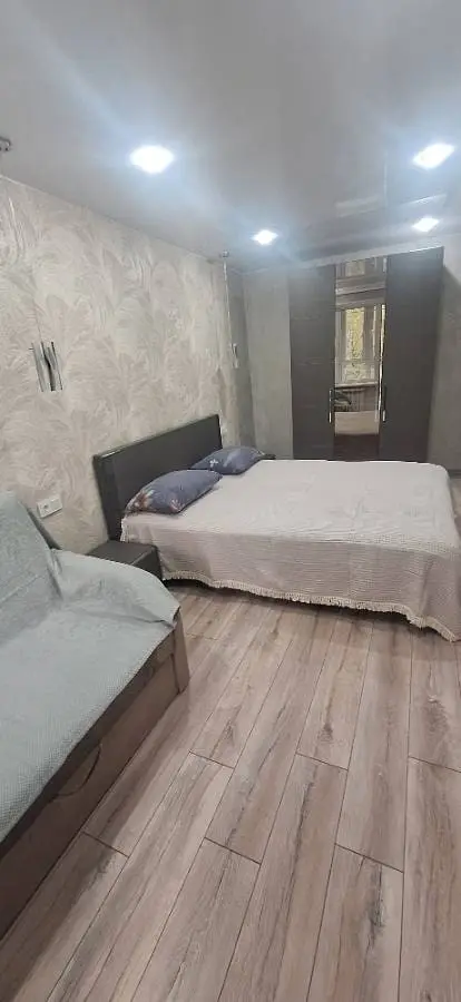 2-комн. в центре Кисловодска, 42 м², ул. Тельмана, 5 — фото квартиры посуточно в Кисловодске №3