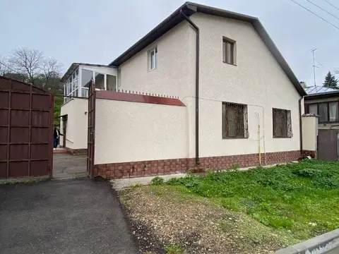 Квартира у прогулочных маршрутов, 250 м² — квартира посуточно в Кисловодске, ул. Ольховская, 30
