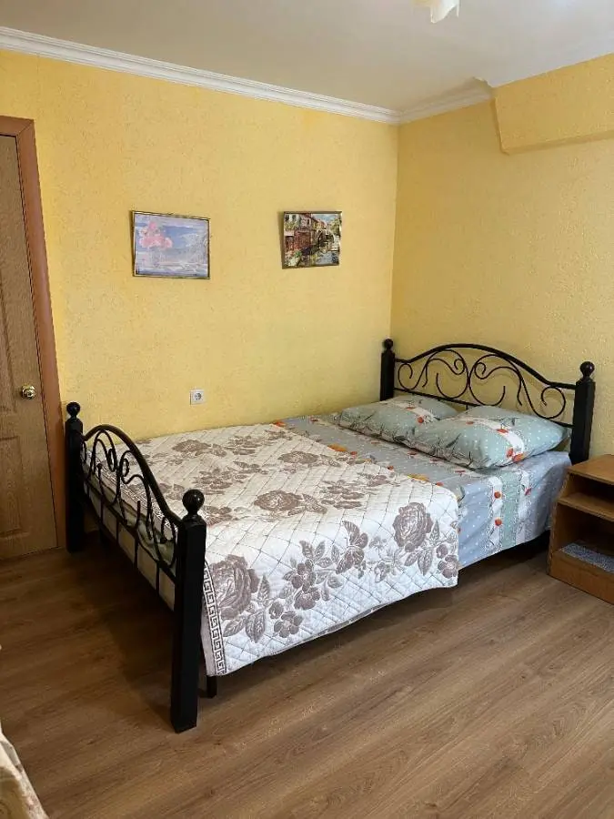 1-комн. рядом с Нарзанной галереей, 25 м², пр-кт Мира, д 6 — главное фото квартиры посуточно в Кисловодске