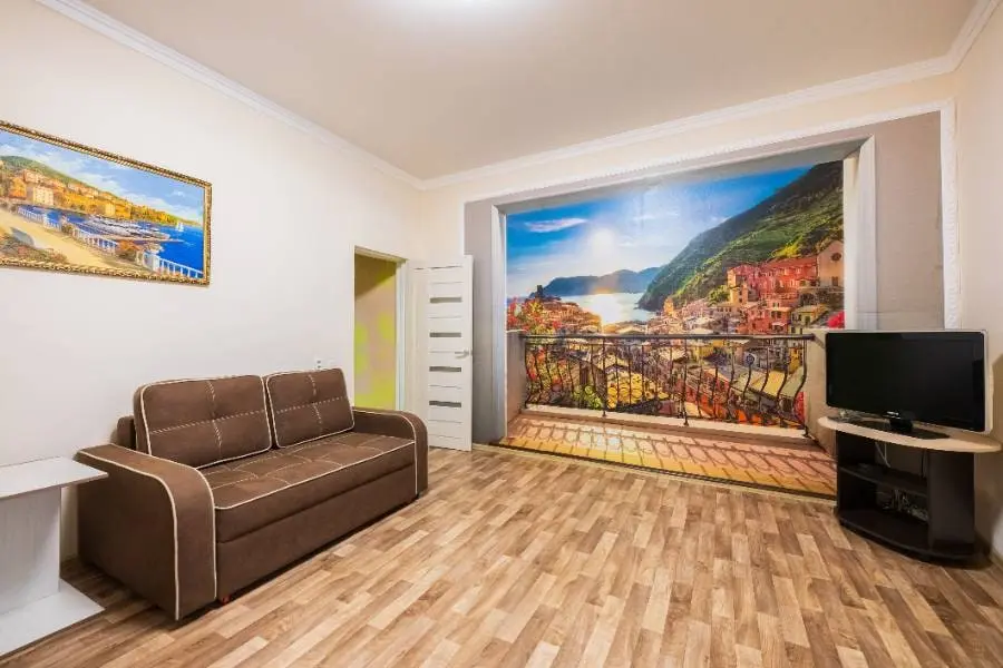 2-комн. возле Нарзанной галереи, 65 м², ул. Реброва, 3 — главное фото квартиры посуточно в Кисловодске