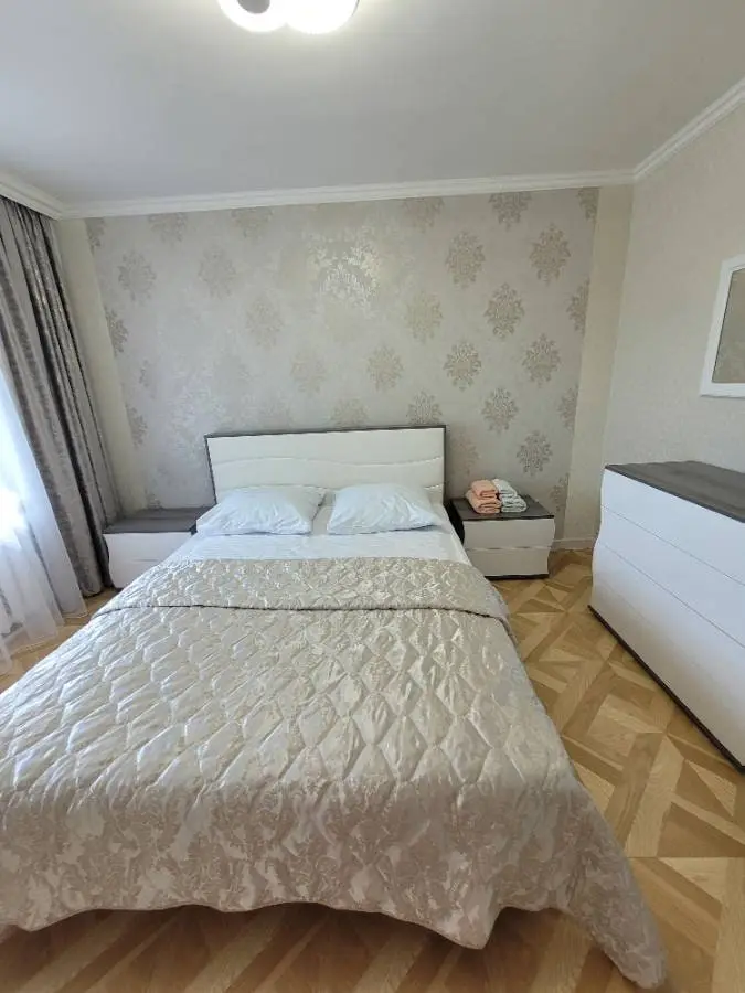 2-комн. на Широкой улице, 49 м², ул Широкая, д 32 — главное фото квартиры посуточно в Кисловодске