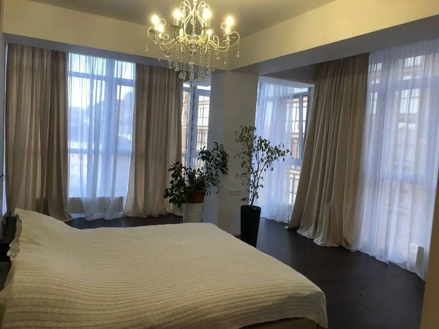 2-комн. в парковой зоне, 120 м², ул. Декабристов, 36/3 — главное фото квартиры посуточно в Кисловодске