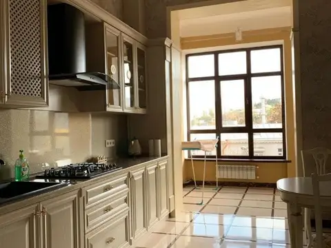 2-комн. в центре Кисловодска, 90 м² — квартира посуточно в Кисловодске, ул. Чкалова, 75
