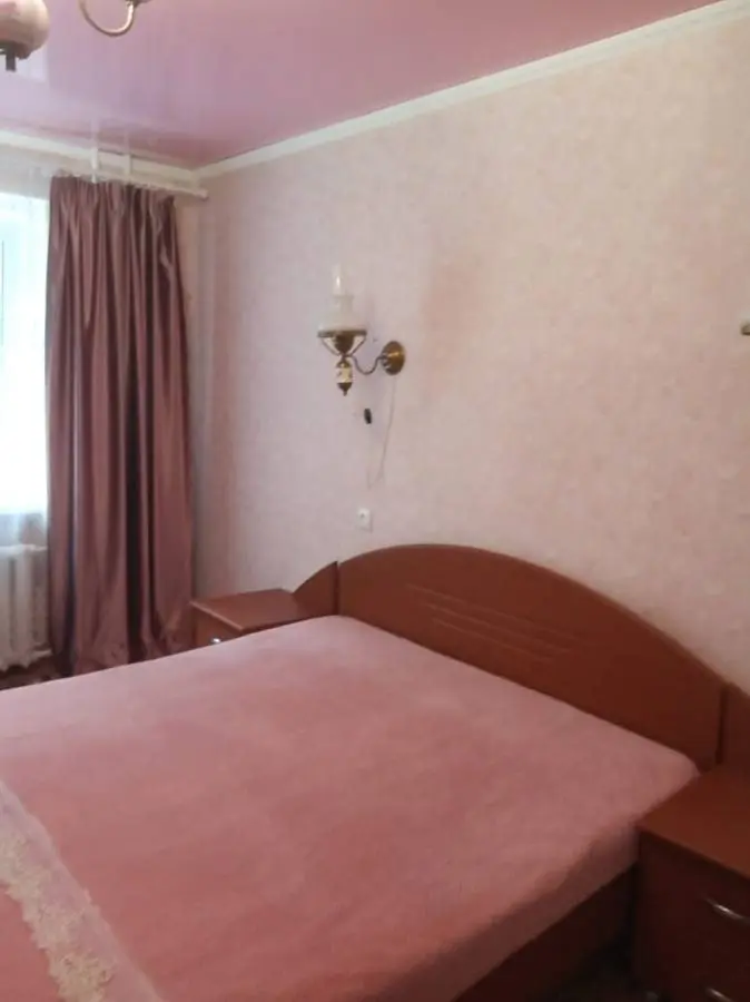 1-комн. на Широкой улице, 45 м², ул. Велинградская, 1 — главное фото квартиры посуточно в Кисловодске
