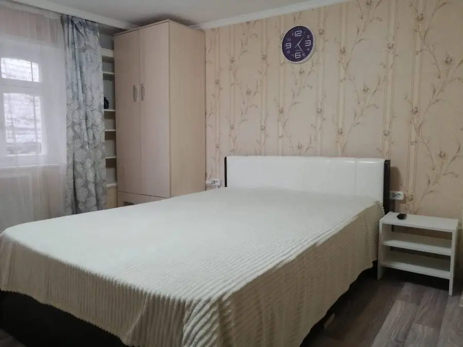 1-комн. в центре Кисловодска, 29 м², ул. Шаумяна, 3А — главное фото квартиры посуточно в Кисловодске