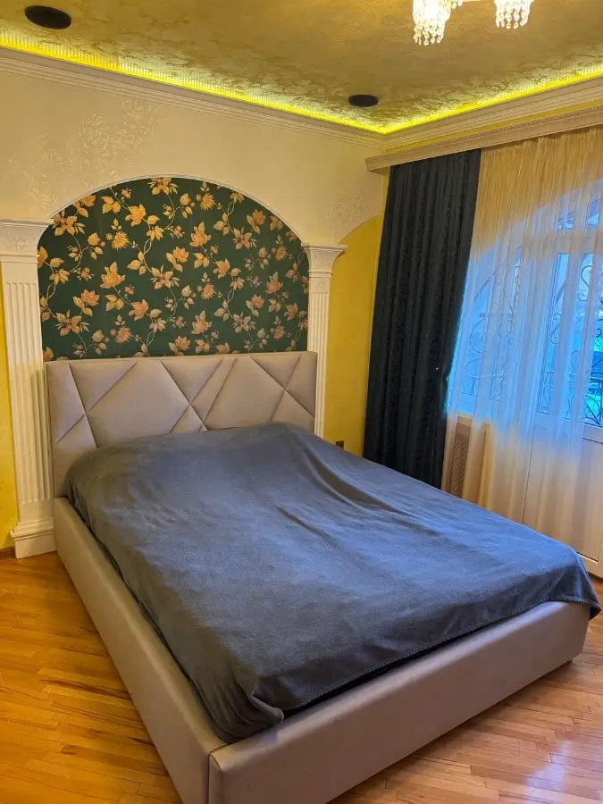 4-комн., 120 м², ул. Энгельса, 78 — главное фото квартиры посуточно в Кисловодске