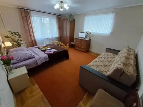 1-комн. на Широкой улице, 46 м² — квартира посуточно в Кисловодске, ул. Широкая, 36
