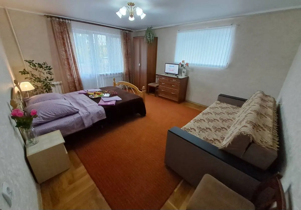 1-комн. на Широкой улице, 46 м², ул. Широкая, 36 — главное фото квартиры посуточно в Кисловодске