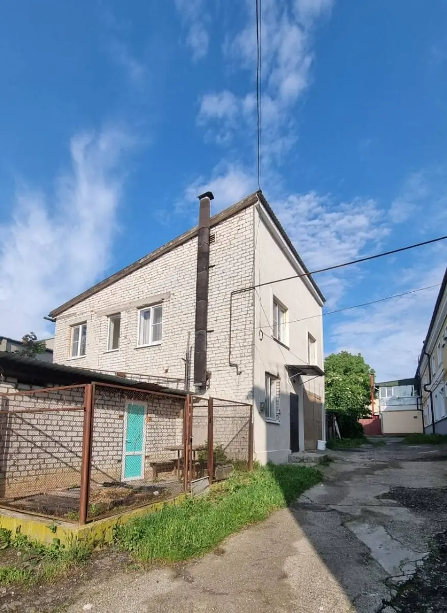 3-комн. в Кисловодске, 150 м², ул. Гоголя, 29 — главное фото квартиры посуточно в Кисловодске