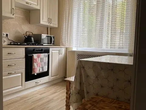 1-комн. рядом с зелёной зоной, 41 м² — квартира посуточно в Кисловодске, пр. Цандера, 3