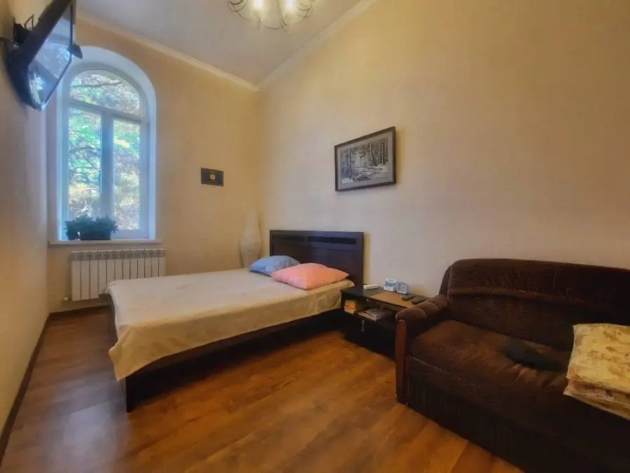 1-комн. у прогулочных маршрутов, 27 м², ул. Гагарина, 8 — фото квартиры посуточно в Кисловодске №2