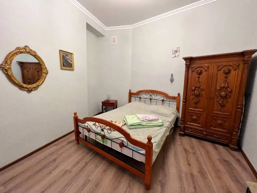 2-комн. у Никольского собора, 37 м², ул. Парковый пешеход, 5 — фото квартиры посуточно в Кисловодске №3