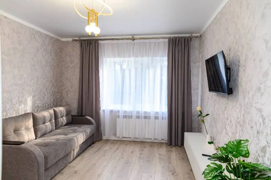 2-комн. в районе Старого озера, 45 м², пос. Аликоновка, ул. Бригадная, д. 7 — главное фото квартиры посуточно в Кисловодске