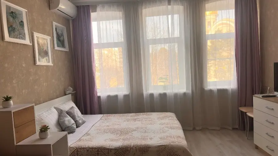 1-комн. возле Никольского собора, 25 м², ул. Кольцова, 32 — главное фото квартиры посуточно в Кисловодске