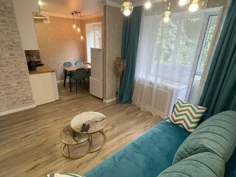 2-комн. в районе санатория Москва, 45 м² — квартира посуточно в Кисловодске, ул. 8 марта, 11
