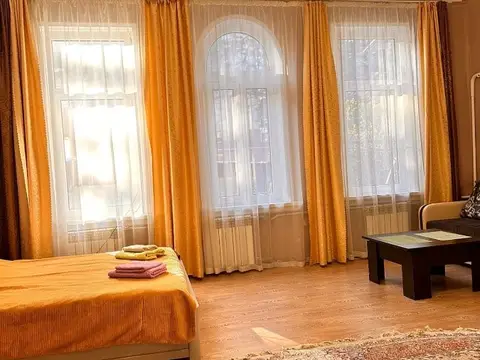 1-комн. в центре Кисловодска, 55 м² — квартира посуточно в Кисловодске, ул. Желябова, 19