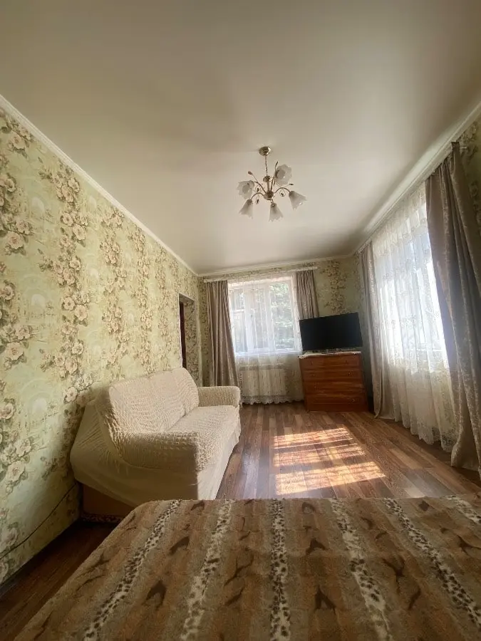 2-комн. возле Никольского собора, 60 м², ул. Ярошенко, 30 — фото квартиры посуточно в Кисловодске №3