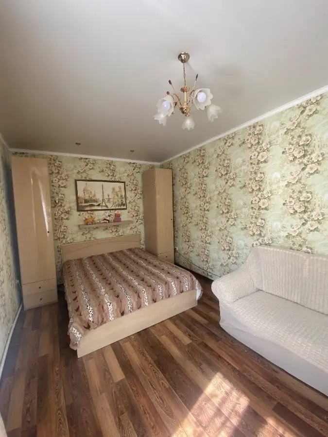 2-комн. возле Никольского собора, 60 м², ул. Ярошенко, 30 — главное фото квартиры посуточно в Кисловодске