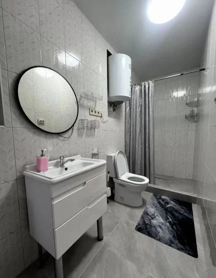 2-комн. рядом с парком, 55 м², ул. Кольцова, 32 — главное фото квартиры посуточно в Кисловодске
