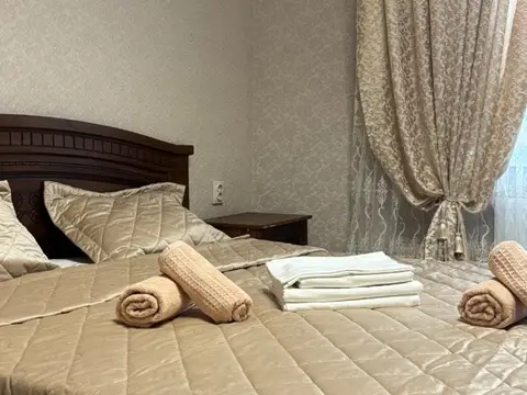 1-комн. возле Нарзанной галереи, 56 м² — квартира посуточно в Кисловодске, ул. Шаумяна, 1