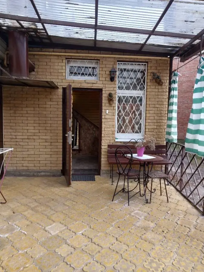 2-комн. у Курортного бульвара, 41 м², пер. Яновского, 2 — фото квартиры посуточно в Кисловодске №3