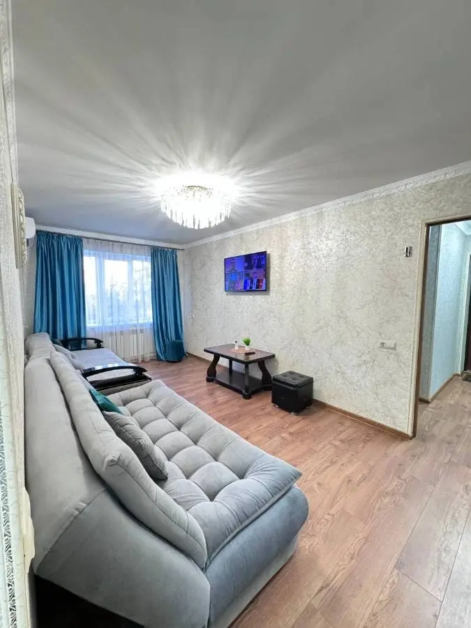 3-комн. на Широкой улице, 60 м², ул. Широкая, 21 — главное фото квартиры посуточно в Кисловодске