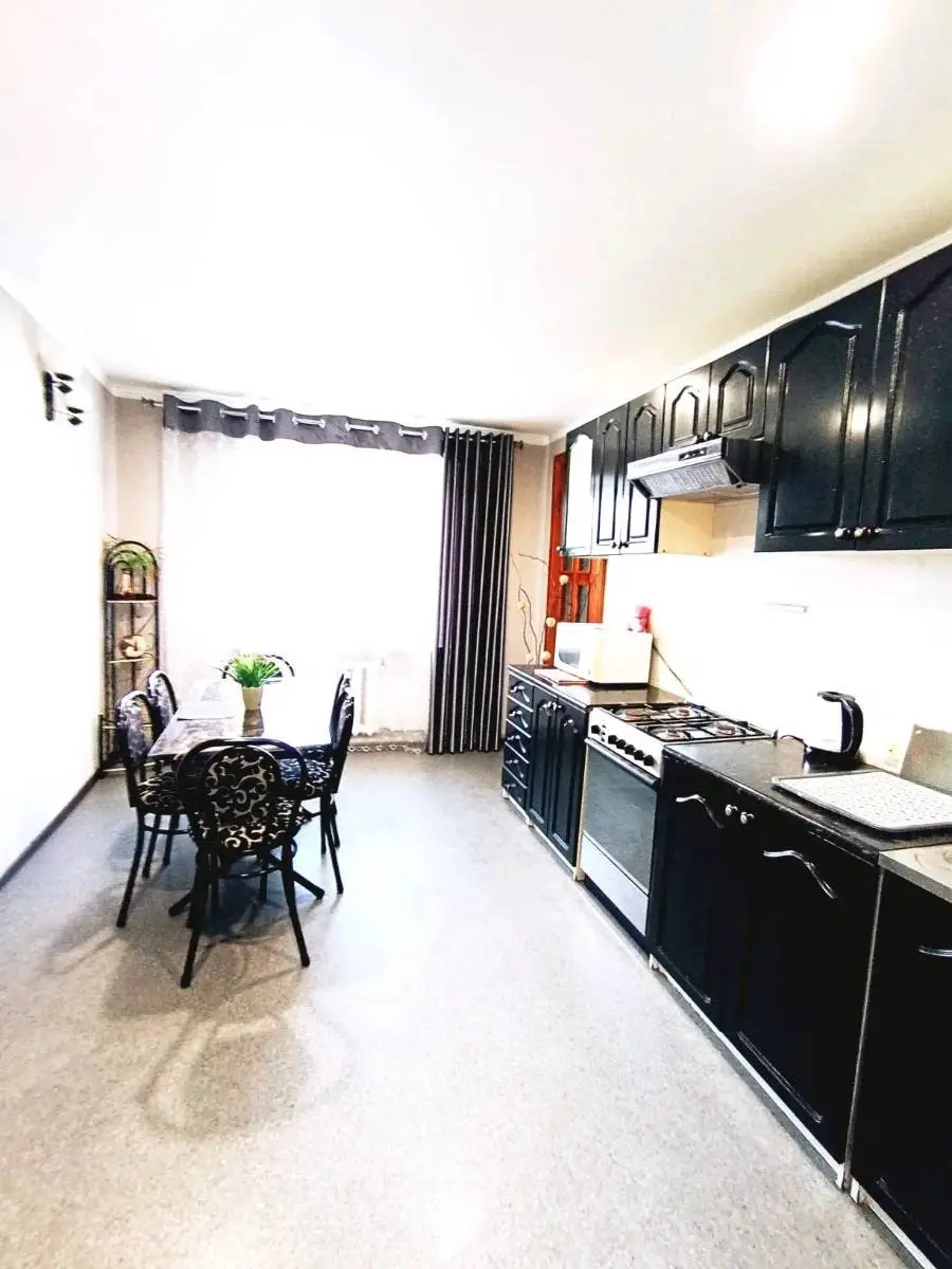 3-комн. рядом с парком, 80 м², ул. Титова, 10 — фото квартиры посуточно в Кисловодске №2