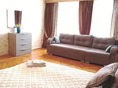 2-комн. возле парка, 60 м² — квартира посуточно в Кисловодске, ул.Титова, 10