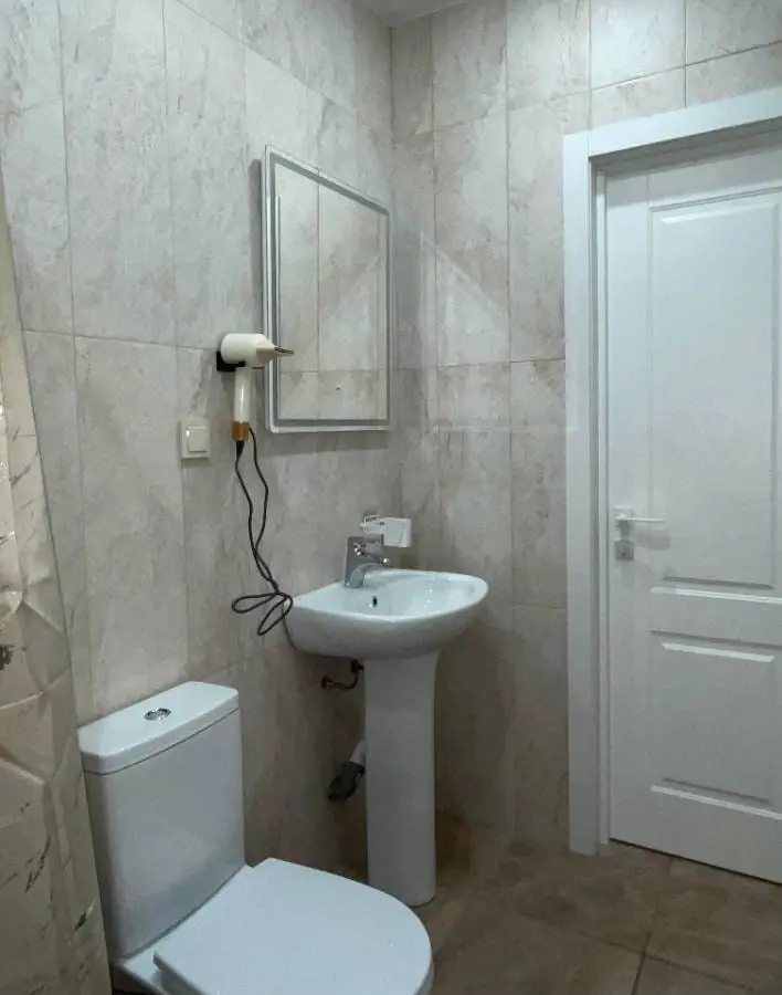 1-комн. возле Нарзанной галереи, 40 м², ул. Красноармейская, 6 — фото квартиры посуточно в Кисловодске №3