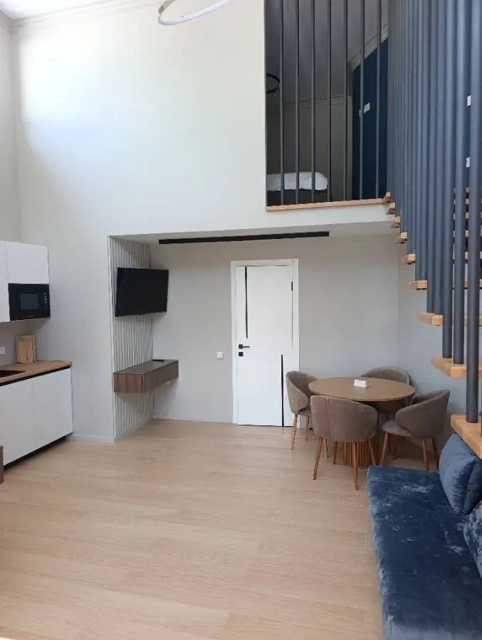 1-комн. у Нарзанной галереи, 38 м², ул. Реброва, 1 — фото квартиры посуточно в Кисловодске №2
