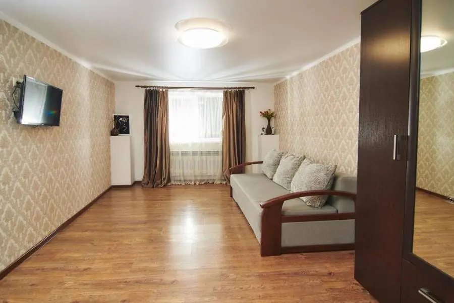2-комн. рядом с прогулочной зоной, 60 м², ул. Артёма, 17 — фото квартиры посуточно в Кисловодске №3