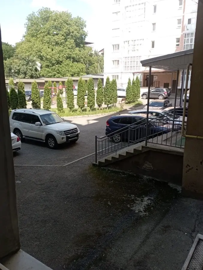 2-комн. в спокойной части города, 70 м², ул. Жуковского, 29 — главное фото квартиры посуточно в Кисловодске