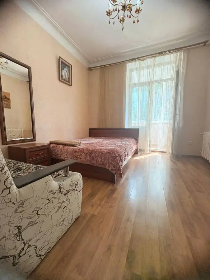 1-комн. рядом с парком, 46 м², ул. Горького, 36 — главное фото квартиры посуточно в Кисловодске